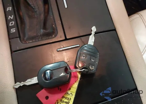 2013 Ford Taurus Limited z USA, uszkodzony, nr VIN 1FAHP2F88DG112247